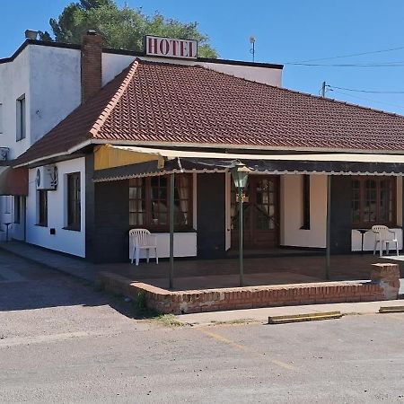 Hotel Y Restaurant Don Quijote Macachín Exteriör bild